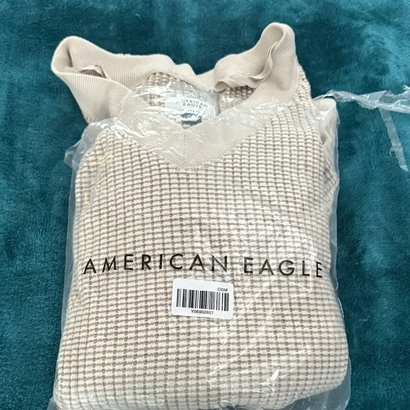 American Eagle Outfitters Cream V-Neck Sweater - Picture 1 of 3